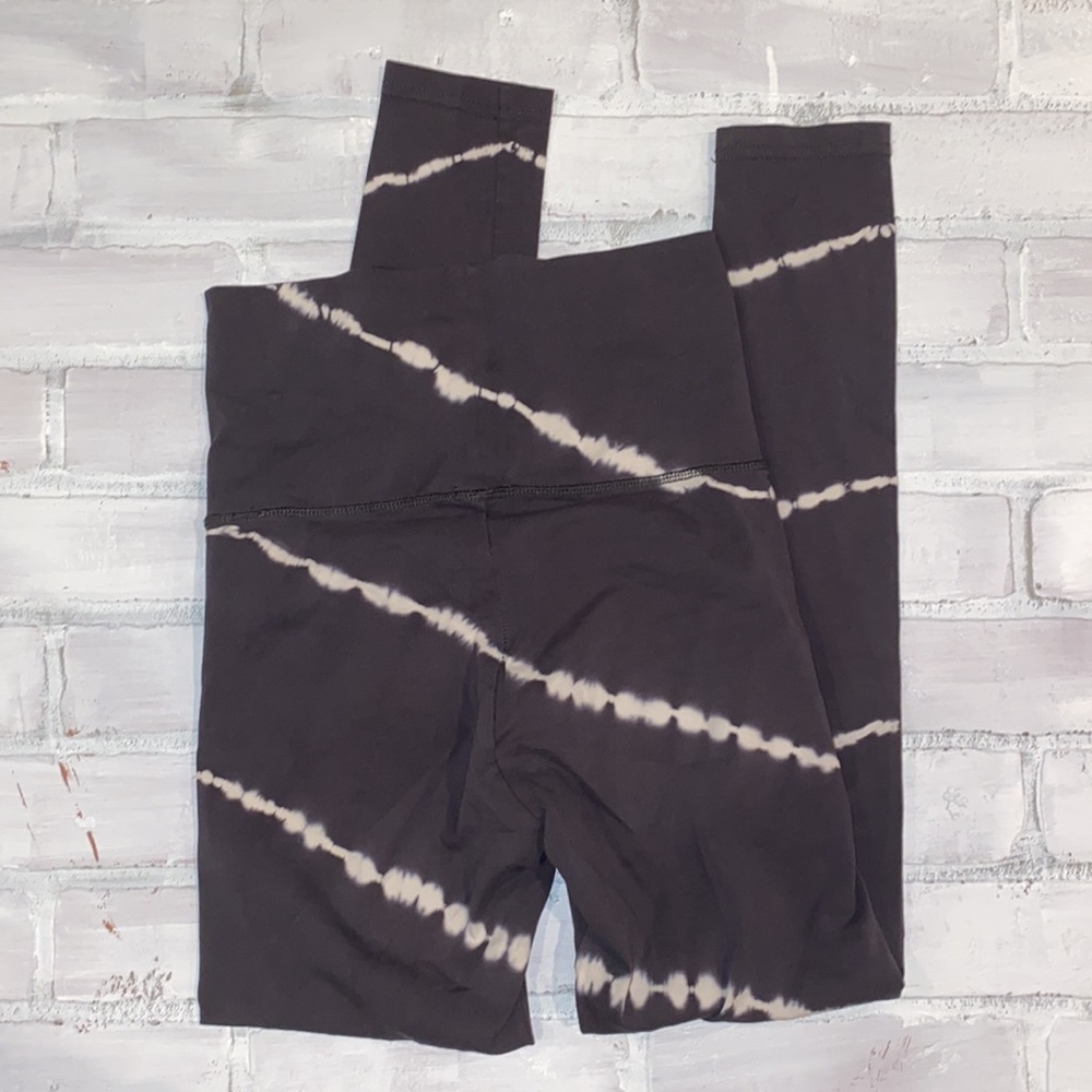 Aerie gray white striped tie dye leggings - Picture 4 of 4